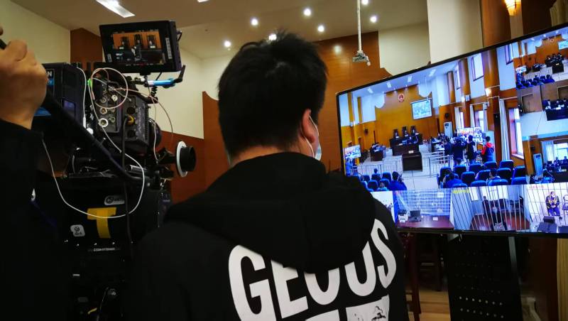 AI生成VS人工创意——洋县广告片拍摄公司的技术浪漫主义实践